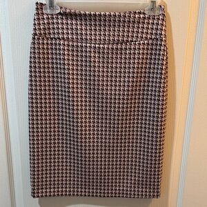 Margaret M Black and White Houndstooth Pencil Skirt